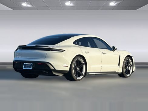 Used 2022 Porsche Taycan 4S image 8