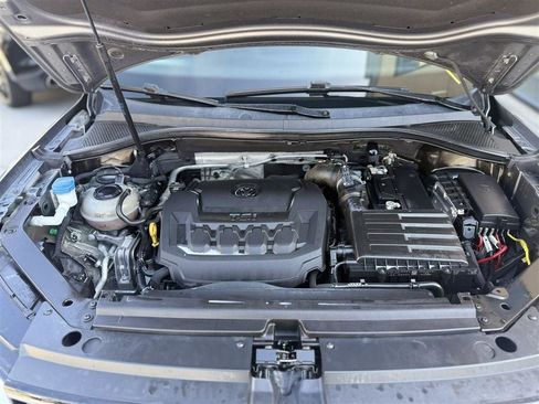 Used 2018 Volkswagen Tiguan SEL AWD/4WD image 23