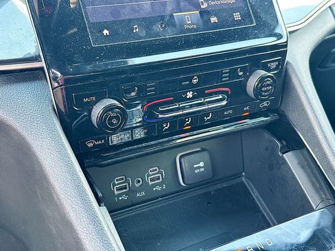Used 2023 Jeep Grand Cherokee L Laredo RWD image 14