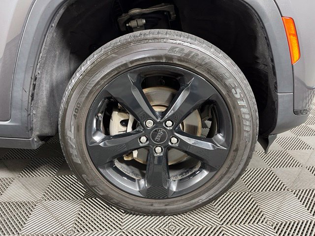 Used 2023 Jeep Grand Cherokee L Laredo AWD/4WD image 9