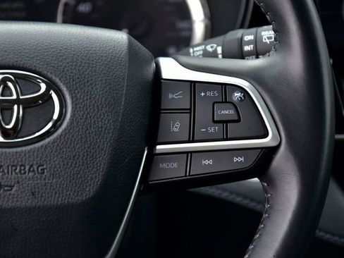 Certified 2024 Toyota Highlander LE image 20