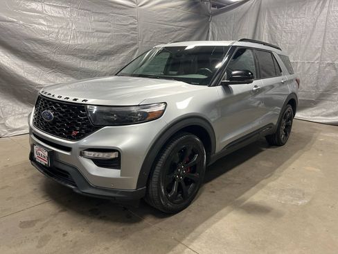 Used 2020 Ford Explorer ST w/ ST Street Pack AWD/4WD image 3