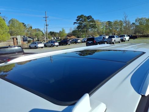 Used 2024 GMC Yukon XL Denali image 22