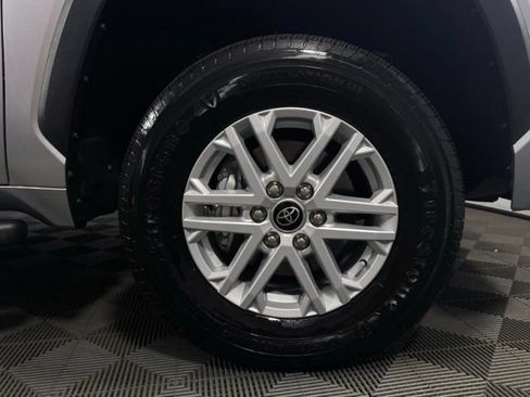 Used 2022 Toyota Tundra SR5 AWD/4WD image 11