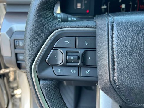 Used 2024 Toyota Tacoma SR5 w/ SR5 Upgrade Package AWD/4WD image 30