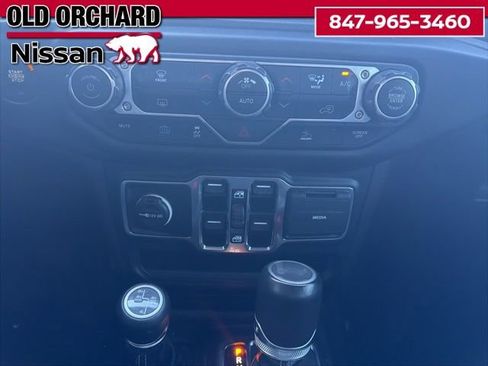Used 2022 Jeep Wrangler Unlimited Sahara AWD/4WD image 19