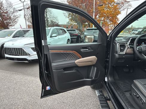 New 2026 GMC Canyon Denali image 12