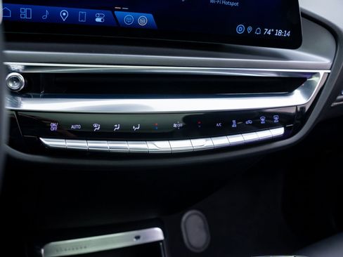 Certified 2024 Cadillac Lyriq Tech RWD image 29