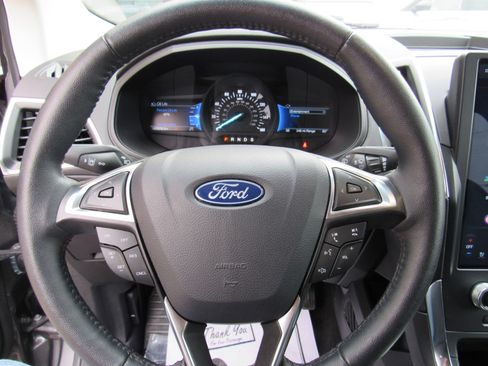 Used 2024 Ford Edge Titanium image 15