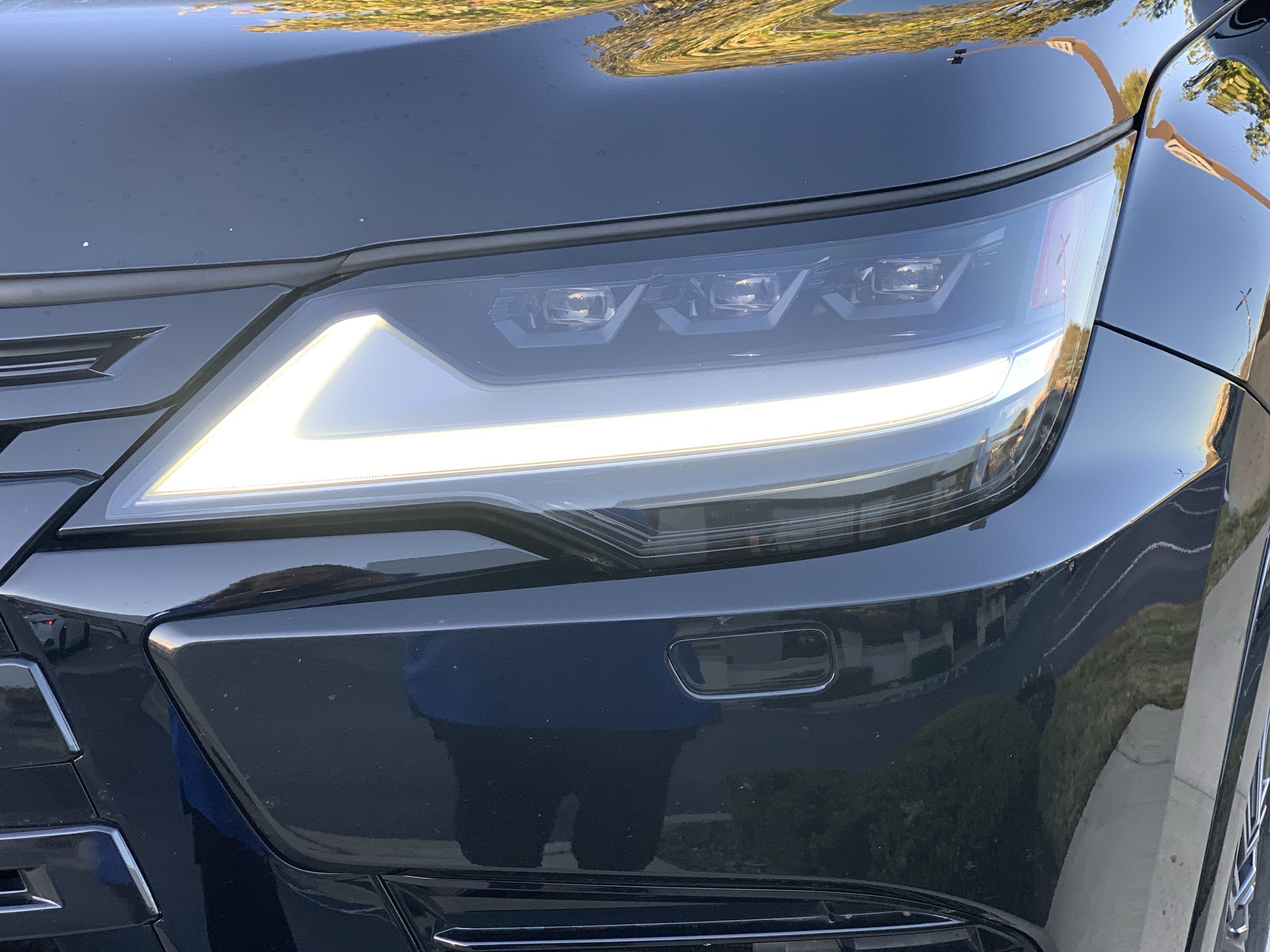 Used 2022 Lexus LX 600 4WD w/ Accessory Package (Z1) image 6