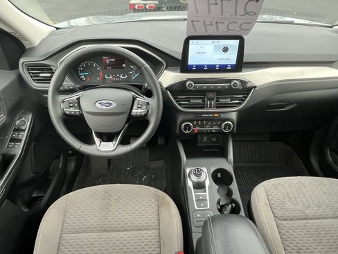 Certified 2022 Ford Escape SE w/ SE Sport Appearance Package image 8