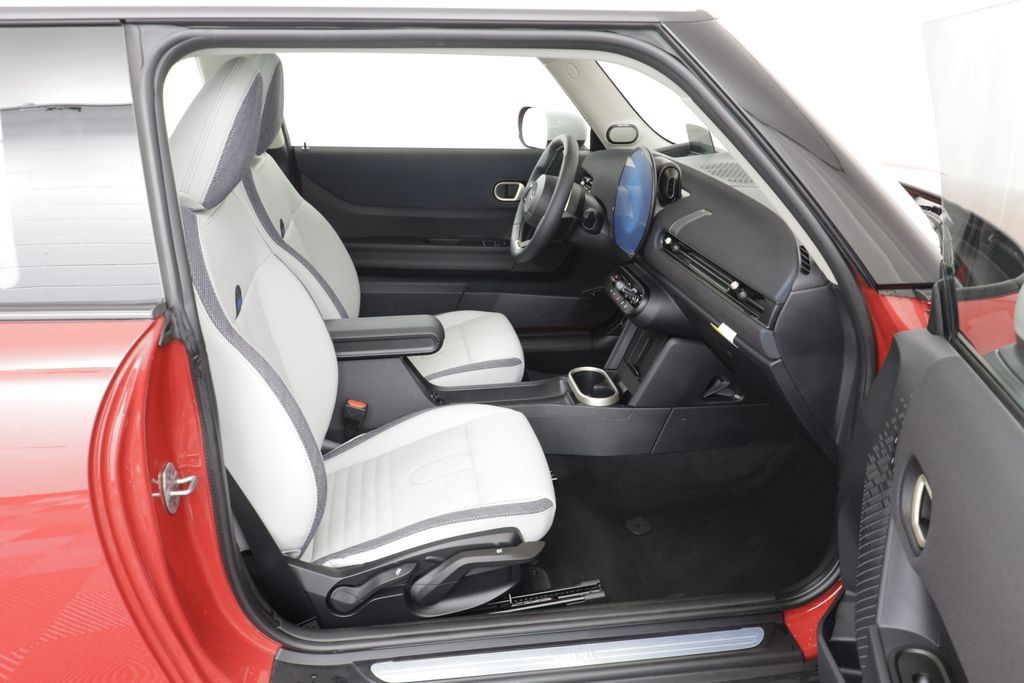 Certified 2026 MINI Cooper 2-Door Hardtop FWD image 18