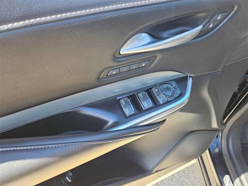 Used 2023 Cadillac XT4 Premium Luxury image 15