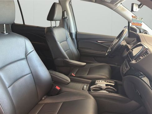 Used 2022 Honda Pilot Touring image 14