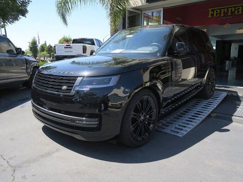Used 2025 Land Rover Range Rover SE AWD/4WD image 45