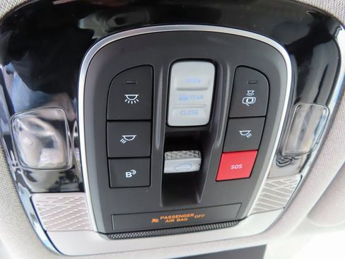 Used 2024 Hyundai Palisade Limited image 12