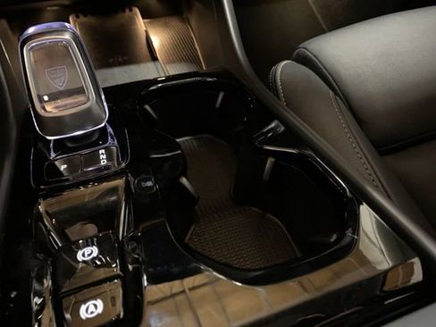 Used 2025 Volvo XC40 B5 Plus image 59