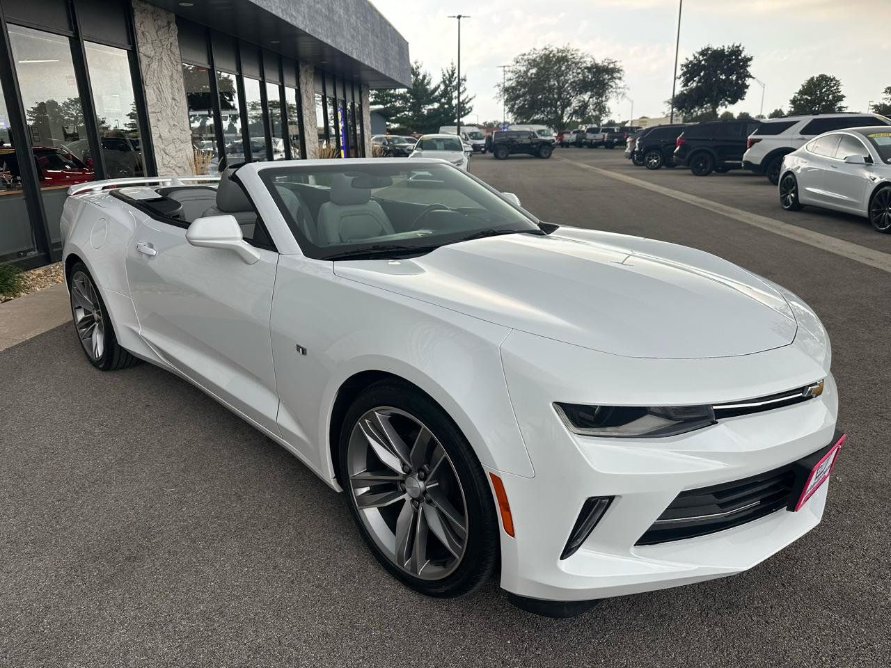 Used 2018 Chevrolet Camaro LT RWD image 9