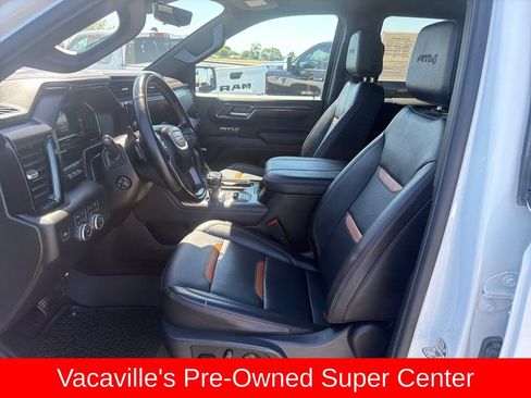 Used 2024 GMC Sierra 1500 AT4 w/ Technology Package AWD/4WD image 9
