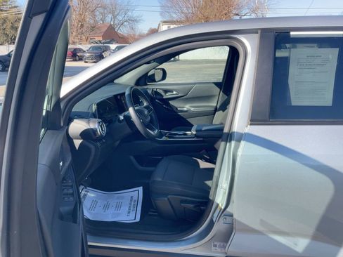 Used 2025 Chevrolet Equinox LT image 16