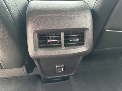 Used 2023 GMC Terrain SLT AWD/4WD image 21