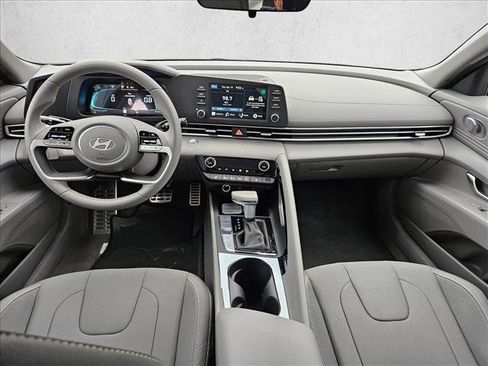 New 2026 Hyundai Elantra SEL Sport FWD image 11
