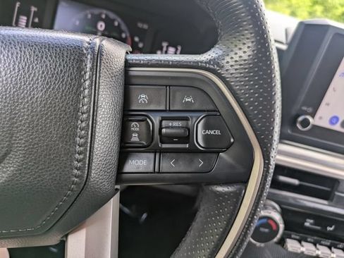 Certified 2025 Toyota 4Runner SR5 AWD/4WD image 25
