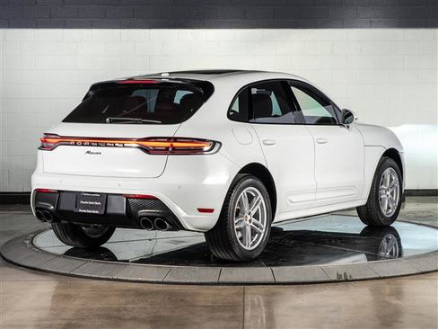 Used 2025 Porsche Macan image 9