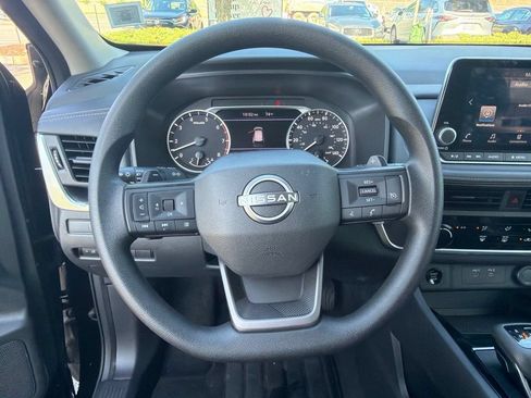 Used 2025 Nissan Rogue S AWD/4WD image 8