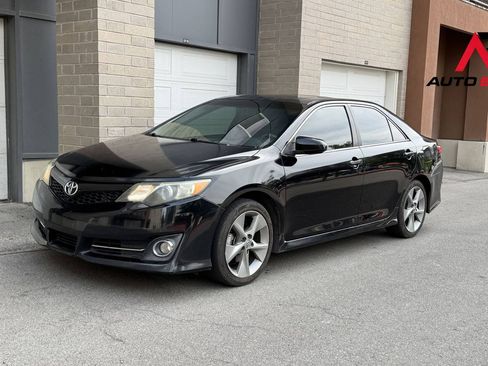 Used 2012 Toyota Camry SE FWD image 1