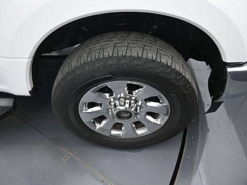 Used 2018 Ford F250 Lariat w/ Lariat Ultimate Package AWD/4WD image 32