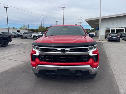 Used 2024 Chevrolet Silverado 1500 LT image 3
