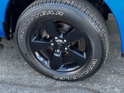 Used 2023 RAM 1500 Express w/ Wheel & Sound Group image 11