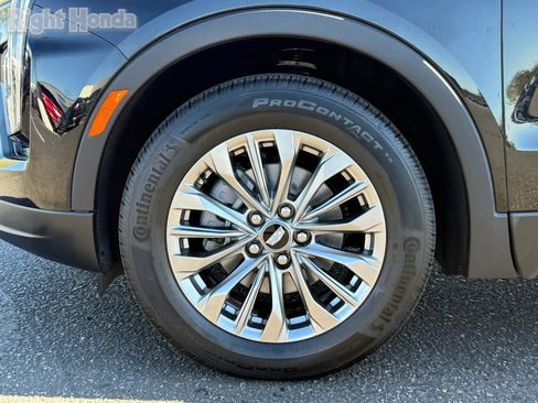 Used 2025 Cadillac XT4 Premium Luxury image 10