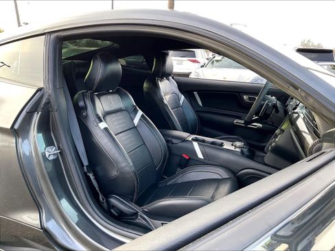 Used 2020 Ford Mustang Shelby GT500 w/ Technology Package image 9