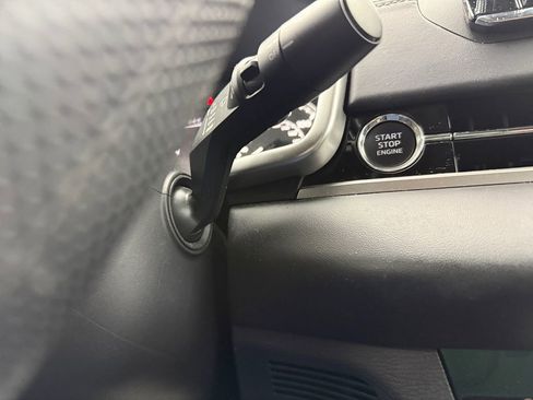 Used 2023 Mitsubishi Outlander ES image 29