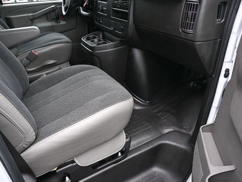 Used 2024 GMC Savana 2500 w/ Driver Convenience Package image 17