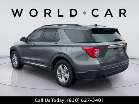 Used 2021 Ford Explorer XLT RWD image 9