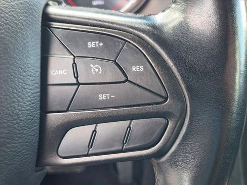 Used 2022 Dodge Charger SXT RWD image 8