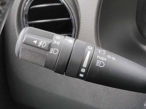 Used 2014 Jeep Patriot Latitude w/ Freedom Edition Package image 28