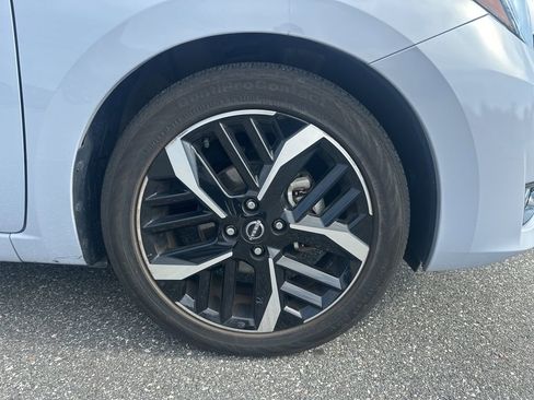 Used 2024 Nissan Versa SR image 5