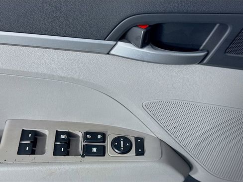 Used 2017 Hyundai Elantra SE image 20