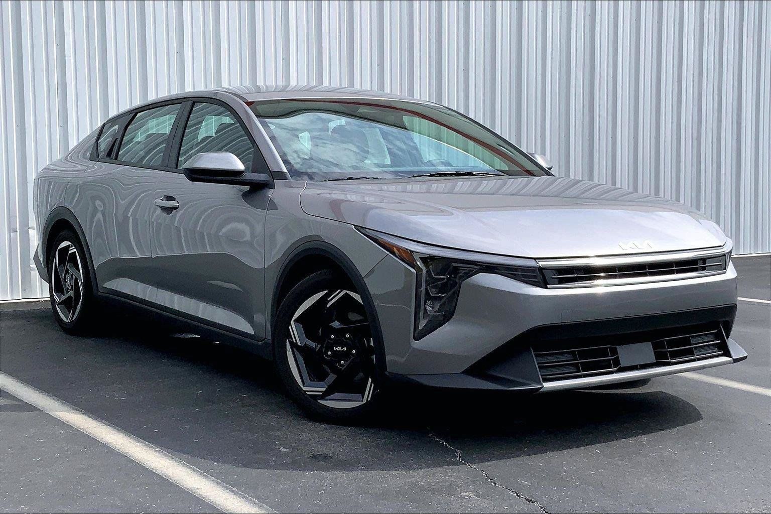 Used 2025 Kia K4 EX FWD image 2