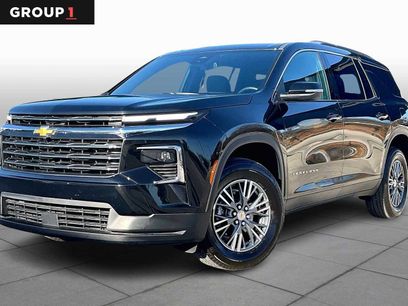 Used 2025 Chevrolet Traverse LT