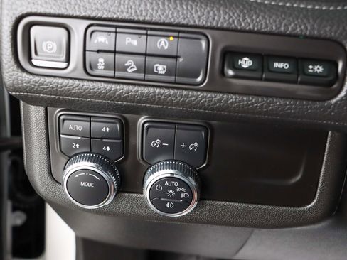 Used 2023 GMC Yukon Denali AWD/4WD image 23