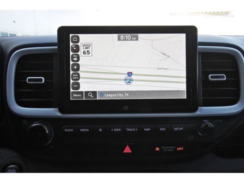 Used 2024 Hyundai Venue Limited FWD image 25