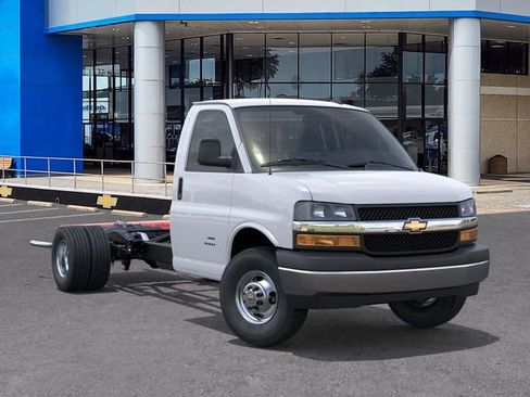 New 2025 Chevrolet Express 3500 w/ Power Convenience Package RWD image 7