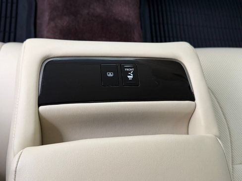 Used 2019 Lexus LS 500 AWD image 22