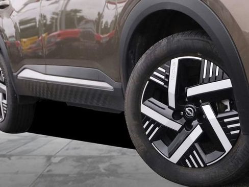 Certified 2026 Nissan Kicks SV FWD image 3