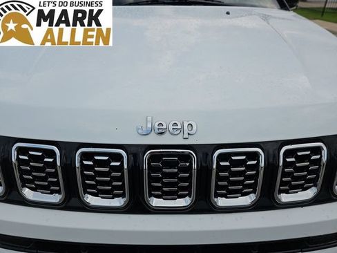 Used 2025 Jeep Compass Limited AWD/4WD image 30